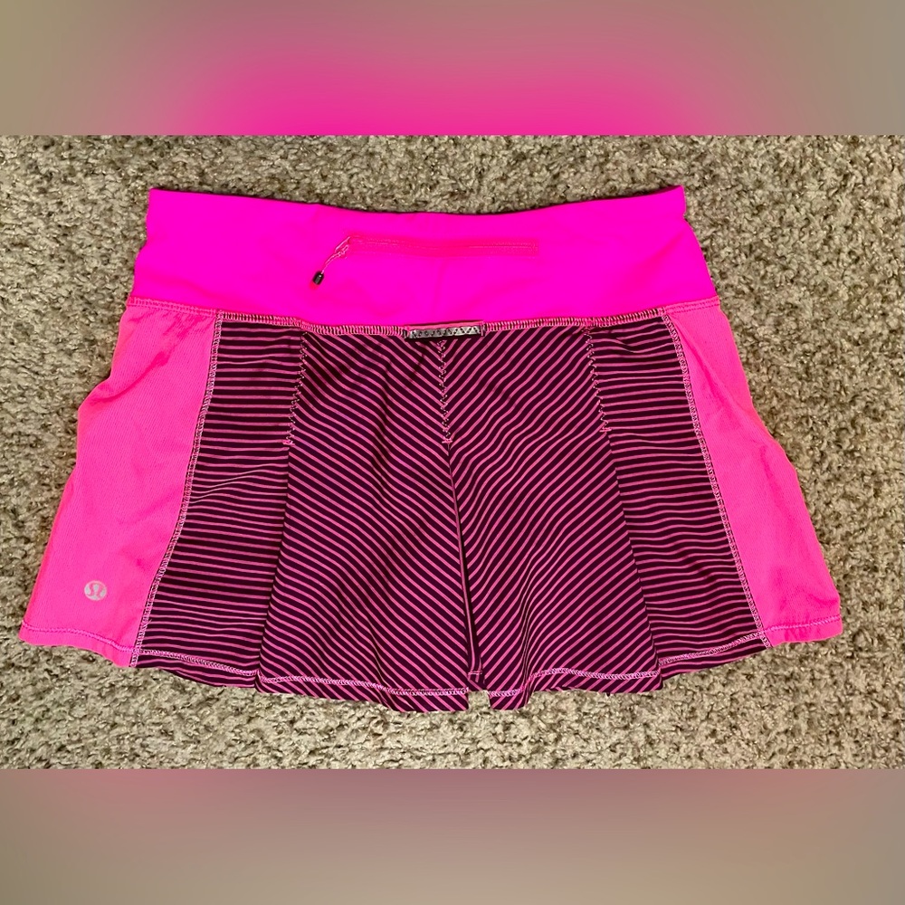 Lululemon Fast Cat Skirt Skort Hyper Stripe Pink Purple Size 2 GUC